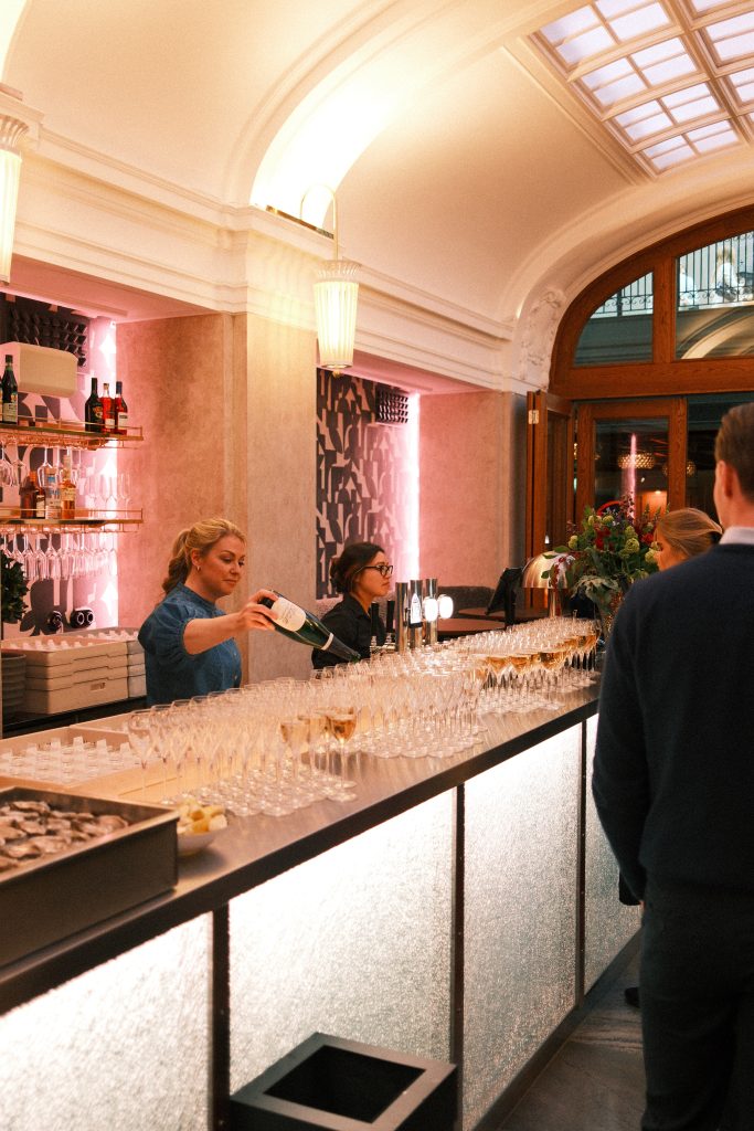 Baren under ett event i Uppsala