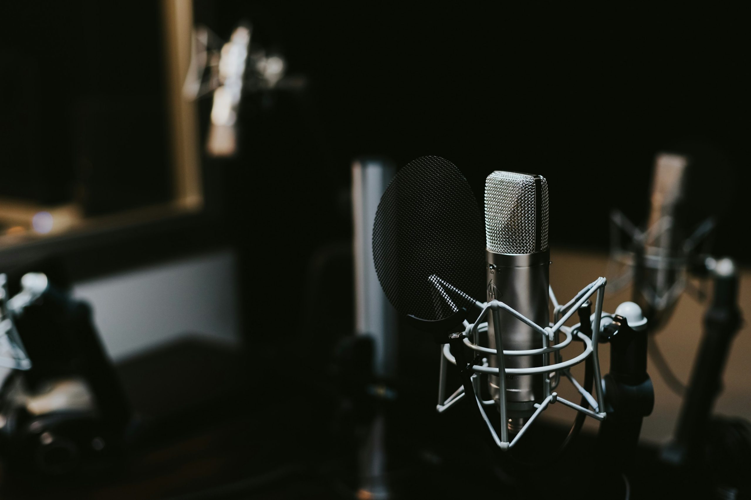 En bra mikrofon på en podstrudio